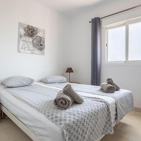 Апартаменты Penthouse With Jacuzzi And Spectacular Sea Views Нерха Экстерьер фото