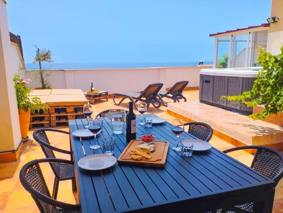 Апартаменты Penthouse With Jacuzzi And Spectacular Sea Views Нерха Экстерьер фото