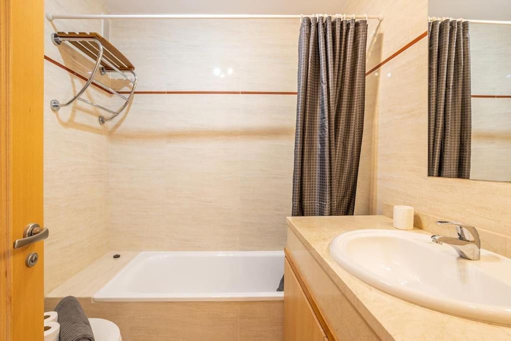 Апартаменты Penthouse With Jacuzzi And Spectacular Sea Views Нерха Экстерьер фото
