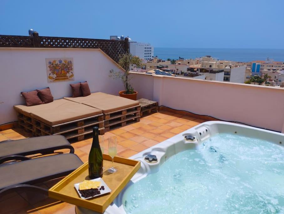 Апартаменты Penthouse With Jacuzzi And Spectacular Sea Views Нерха Экстерьер фото