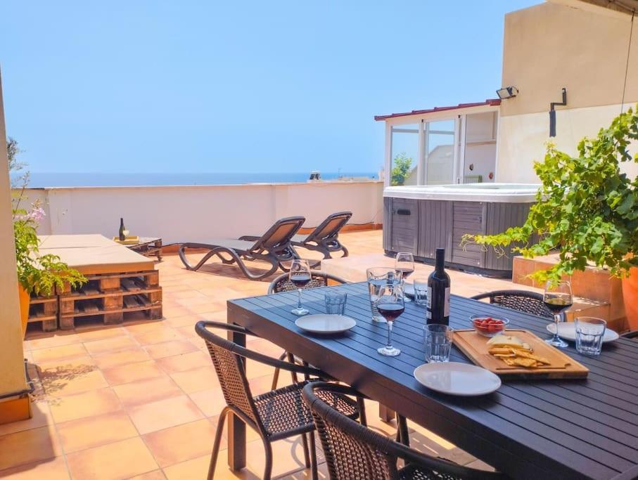Апартаменты Penthouse With Jacuzzi And Spectacular Sea Views Нерха Экстерьер фото
