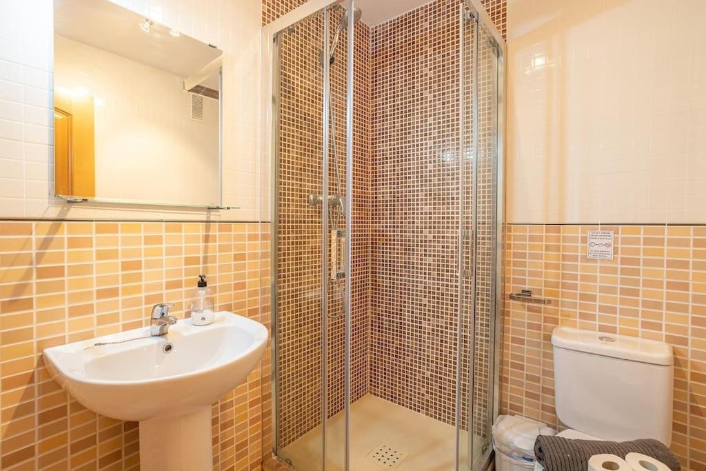 Апартаменты Penthouse With Jacuzzi And Spectacular Sea Views Нерха Экстерьер фото
